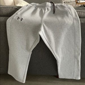 Men’s medium under Armour sweatpants